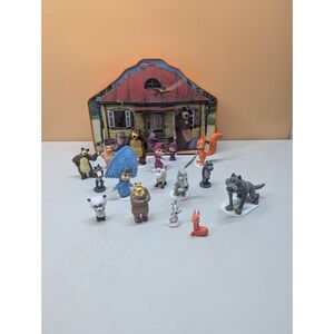 Masha and The Bear Play Set, 16 figurines & Tin Box House Carrying Case Kids Toy